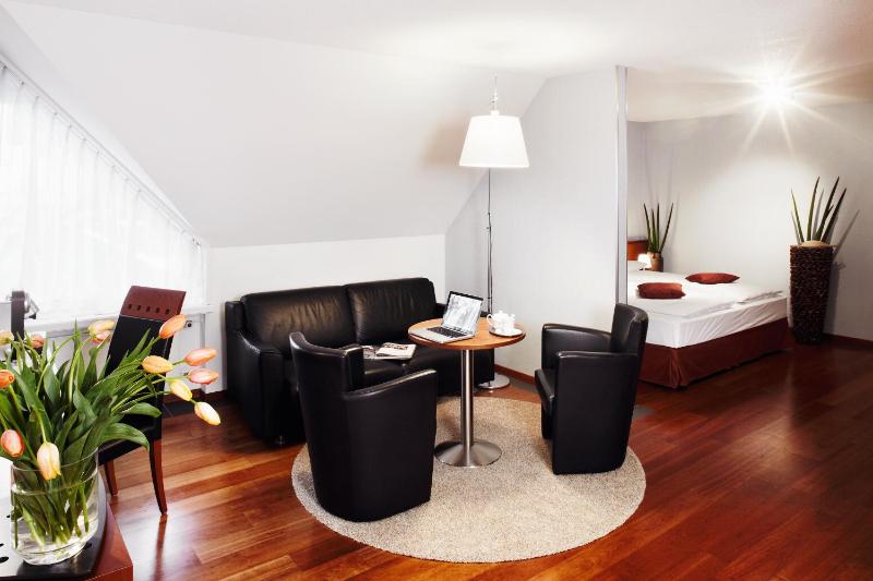 Premium King Room image 1