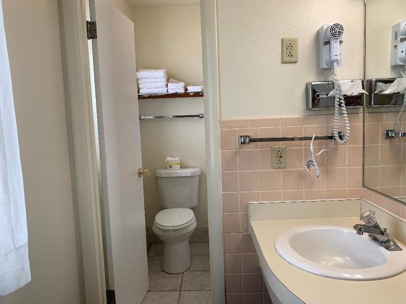 King Room image 3