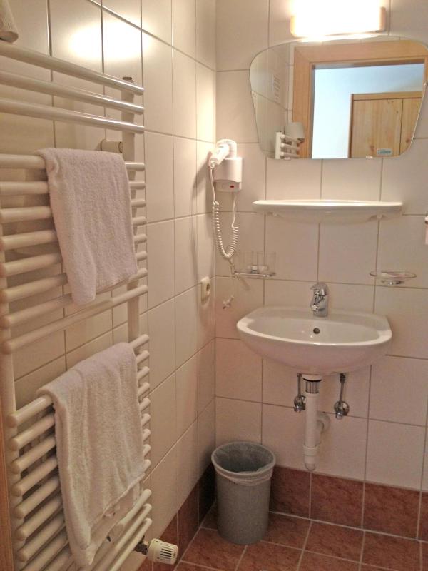 Single Room image 3