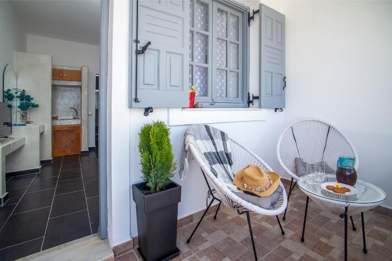 Studio with Sea View image 4