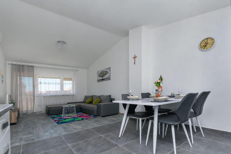 Apartment Heaven - image 10