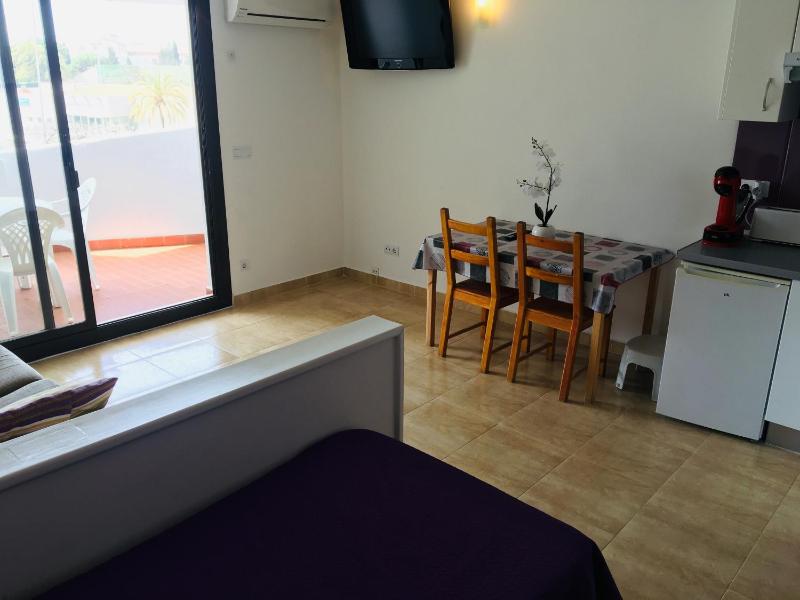 Apartamentos Eurhostal Altamar - image 13