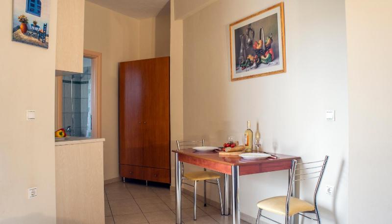 Studio (3 Adults) with Garden View image 3