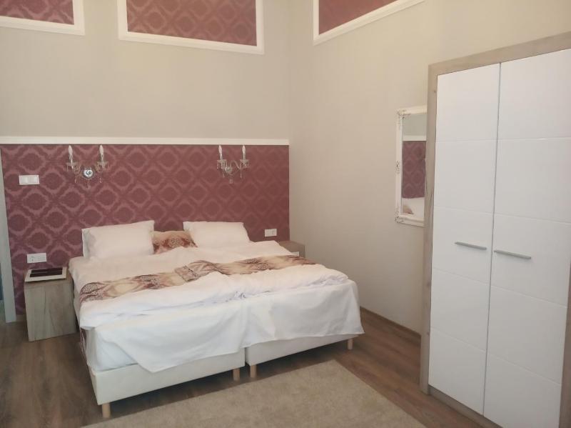 Superior Twin Room image 4