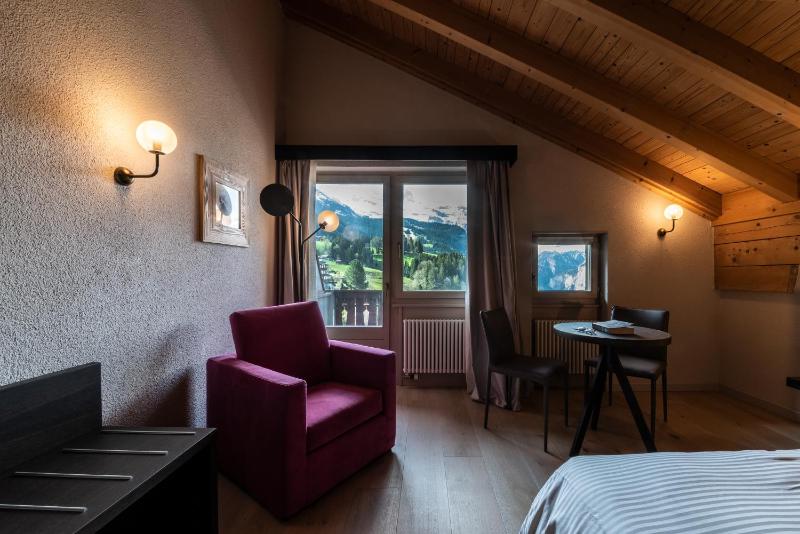Junior Suite with Mountain View image 2