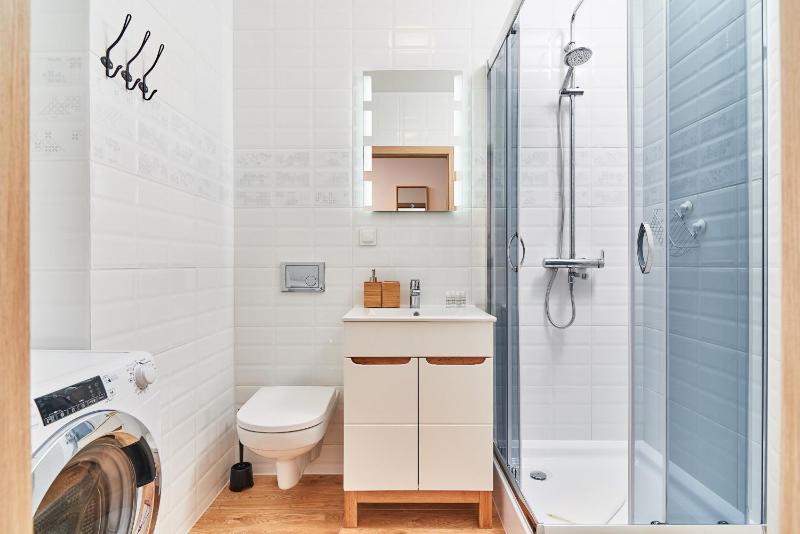 Vintage Apartment in New Estate with PARKING - Krzyki Wrocław by Noclegi Renters - image 6