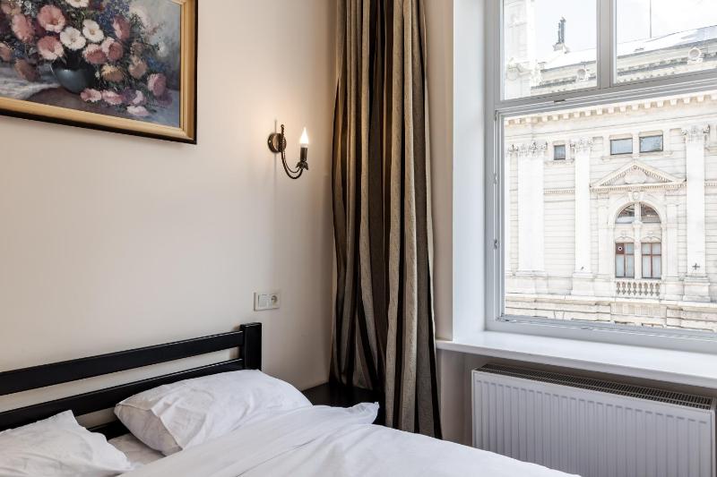 Opera House Apartment 2 - image 12