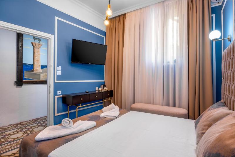 Double Room image 3