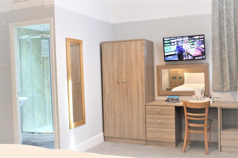 Superior Double Room image 4
