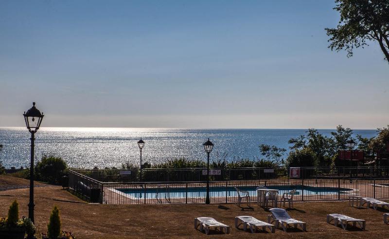 Double Room with Sea View image 2