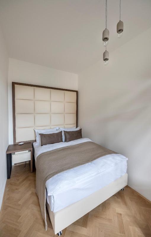 Standard Suite image 1