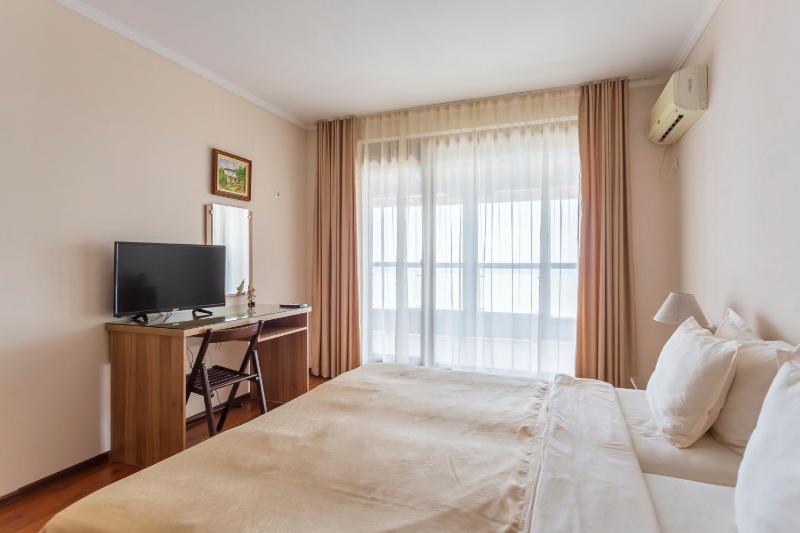 Penthouse Apartment with Two Bathrooms and Panoramic Sea View image 2