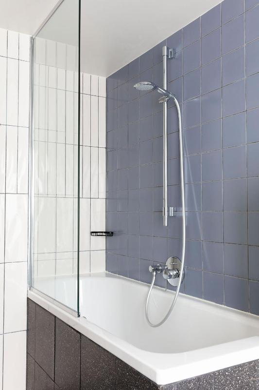 Deluxe Double or Twin Room image 4