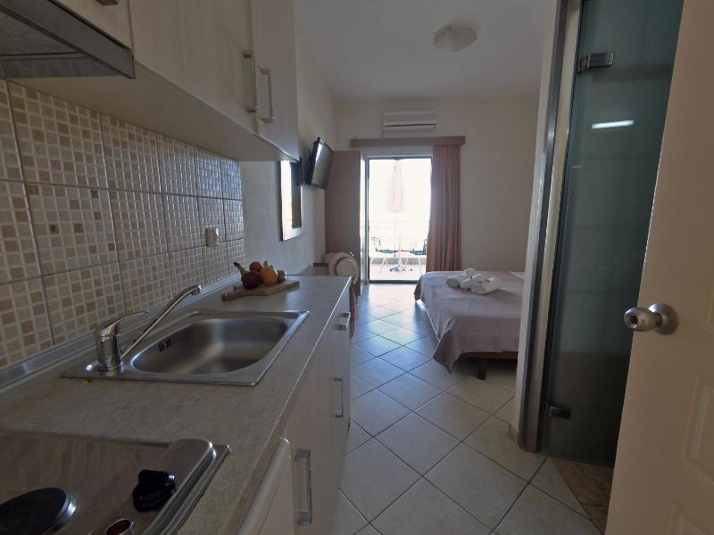 Two-Bedroom Apartment with Garden View image 3