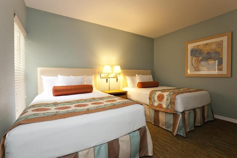 One-Bedroom Suite image 3
