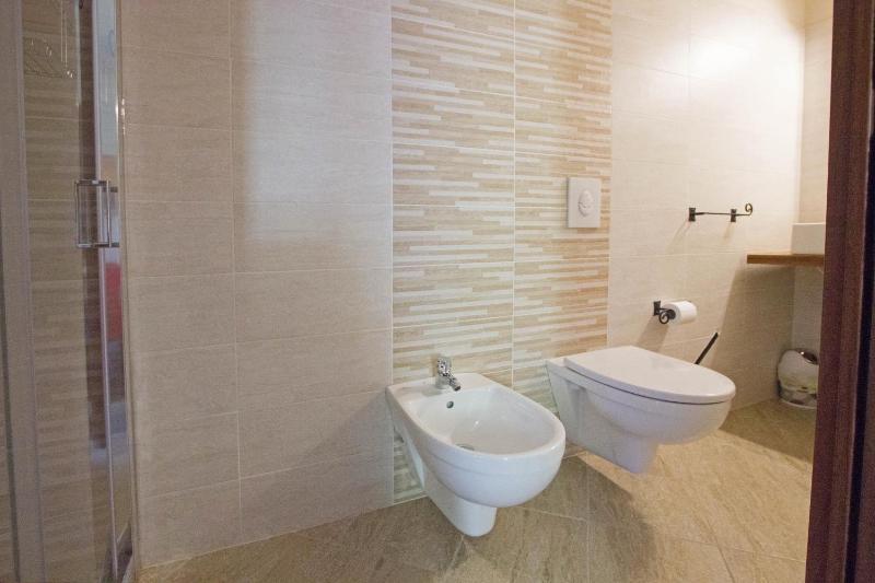 Single Room with Private Bathroom image 4