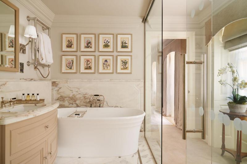 Junior Suite image 2