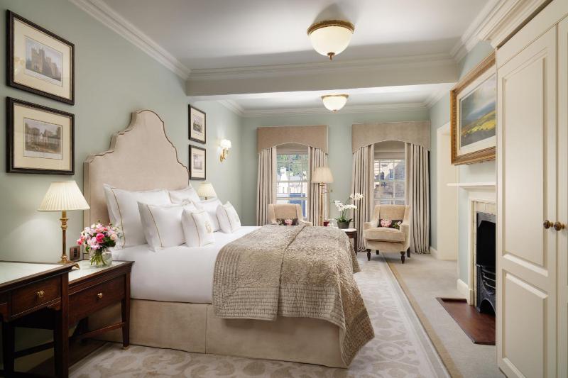 Deluxe Double Room image 3