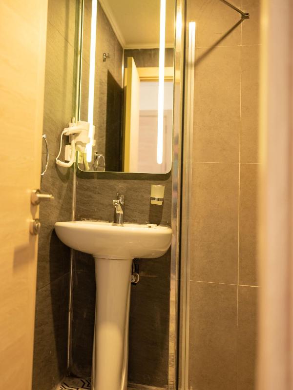 Triple Room image 4