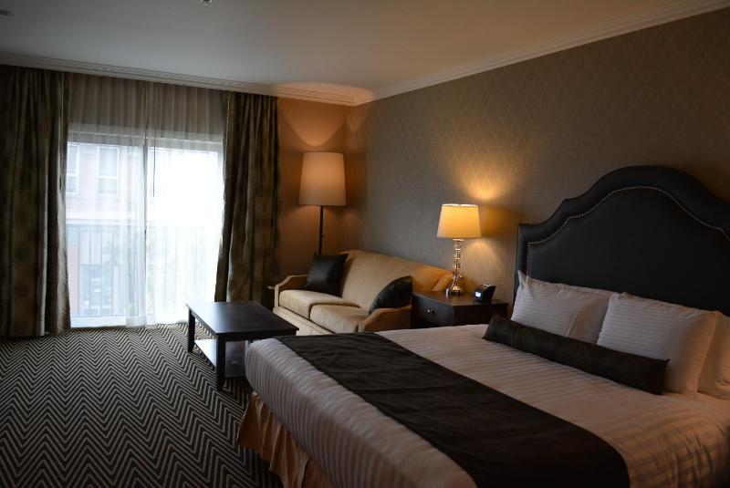 Grand Suite with King Bed image 2