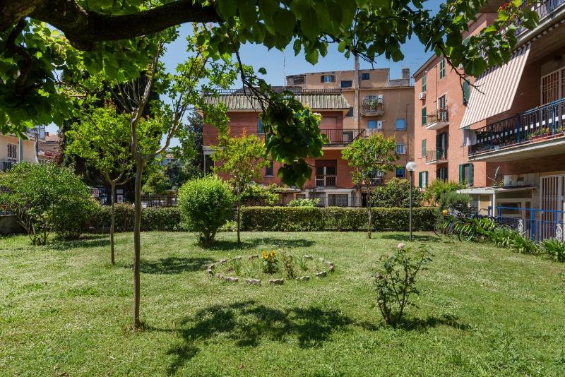 Apartment with Garden View image 4