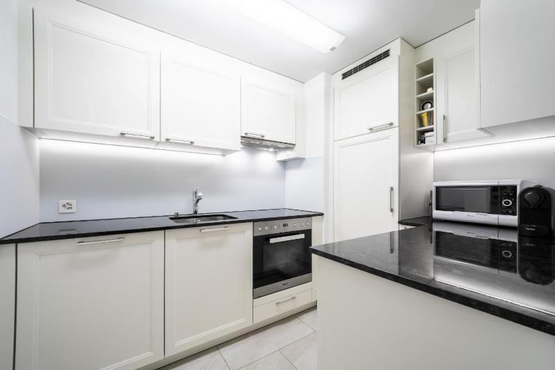 One-Bedroom Apartment image 3