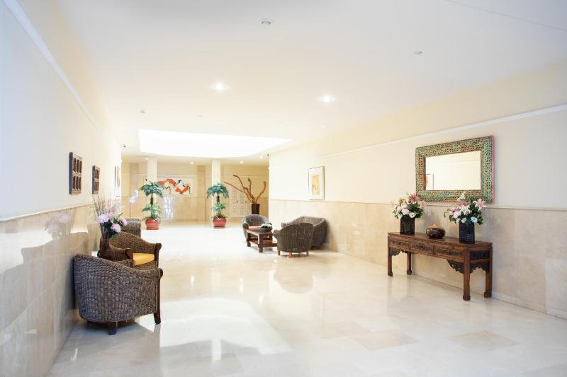 Eden Rentals Duke-Paradise Jacuzzi Terrace Retreat - image 9