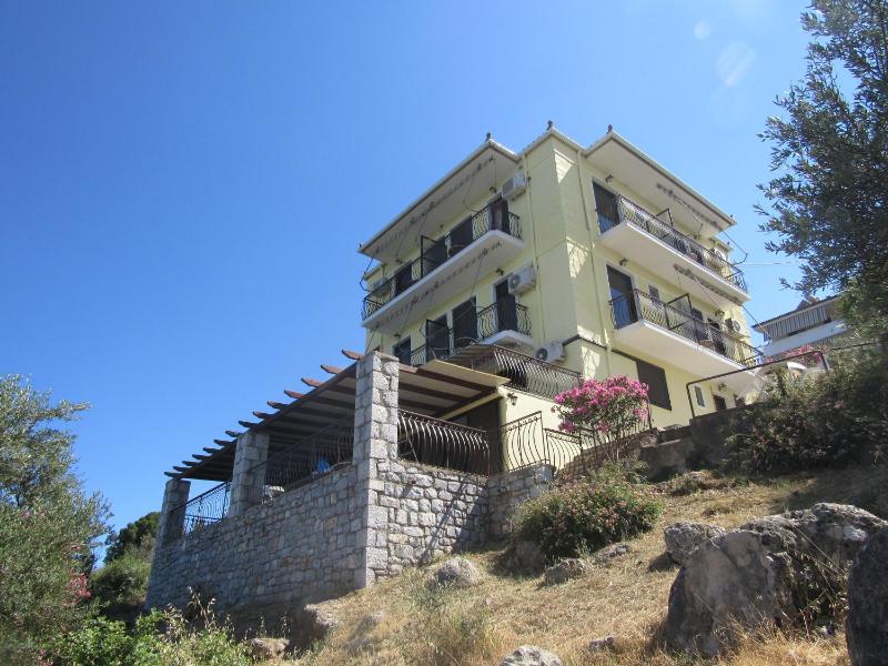 Studio with Partial Sea View image 2