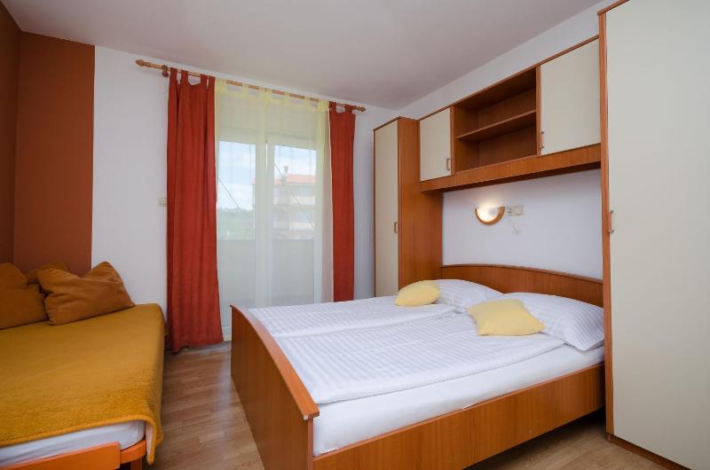 One-Bedroom Apartment with Balcony image 4