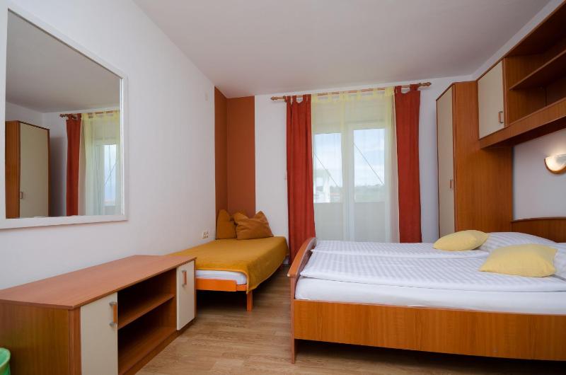One-Bedroom Apartment with Balcony image 3