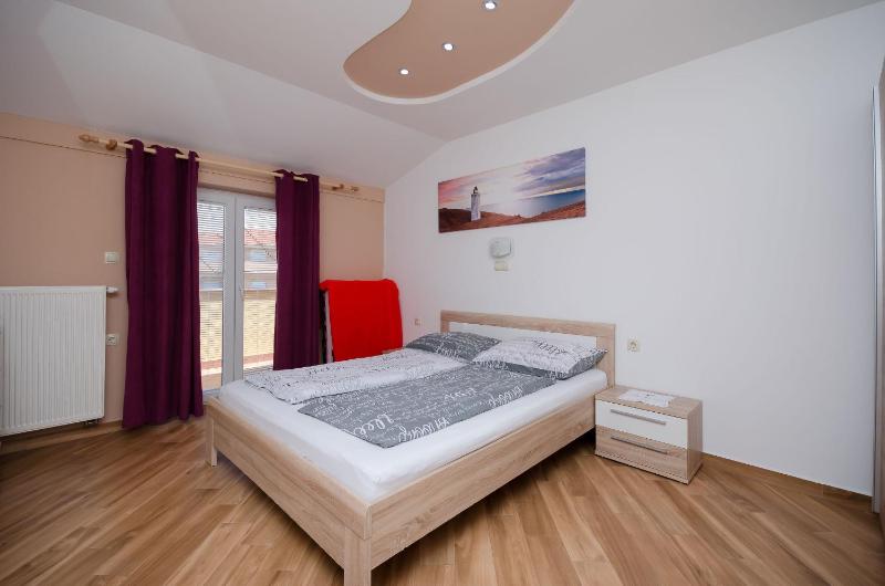 One-Bedroom Apartment with Terrace image 4