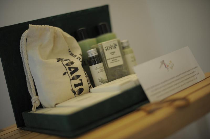 Standard Double or Twin Room image 2