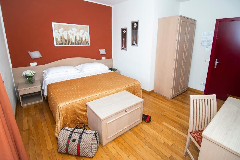 Double Room Garden Side image 3