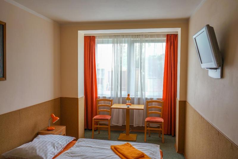 Double or Twin Room image 2