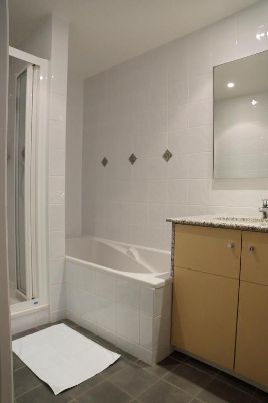 One-Bedroom Apartment (4 Adults) with Sea View image 2