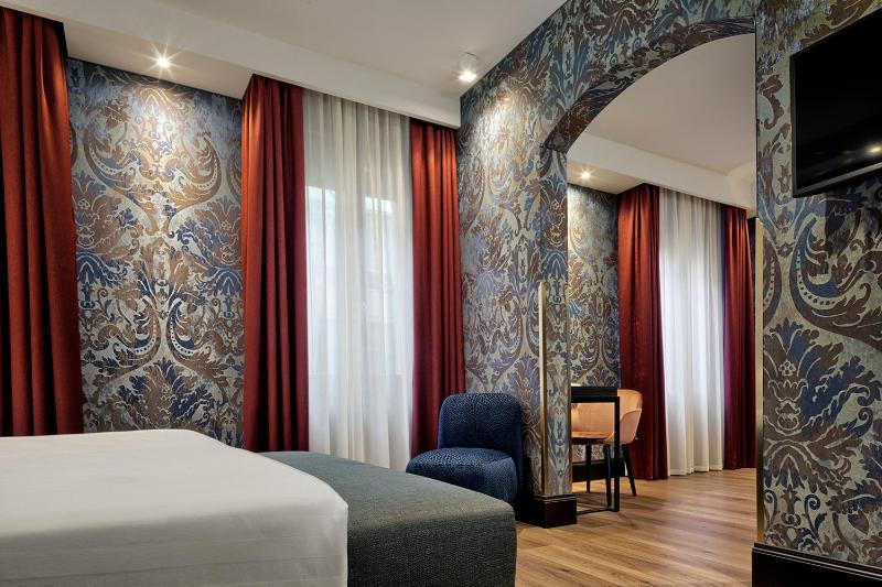 Quadruple Room image 4