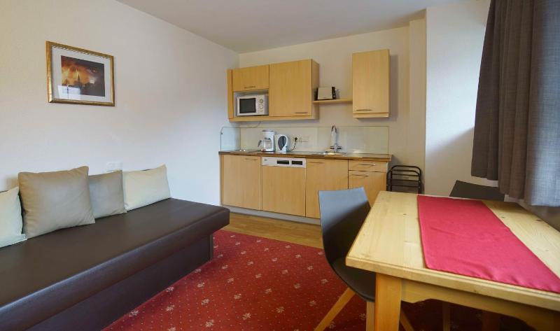 One-Bedroom Apartment image 3