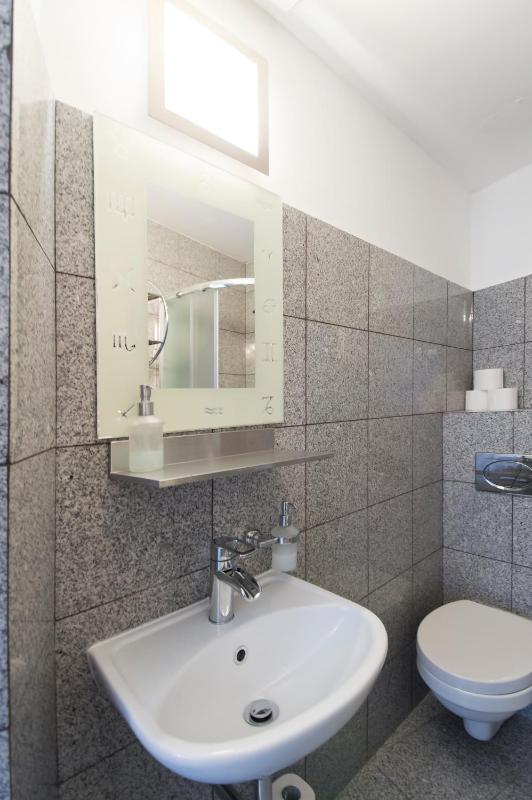 Modern Apartment Skolska 20 - image 12