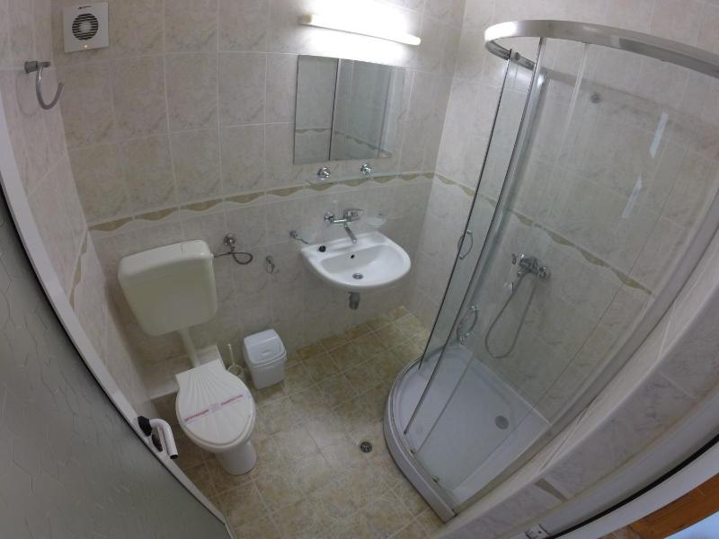 Double or Twin Room with Balcony (2 Adults + 1 Child) image 4