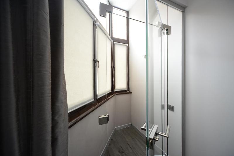 Apartment with Balcony image 4