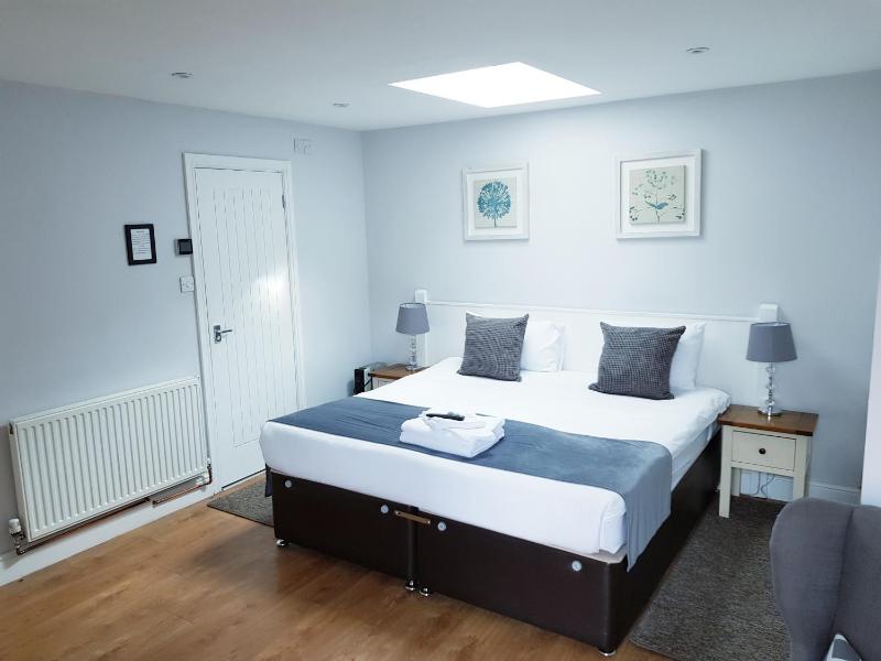 Deluxe Double Room image 2