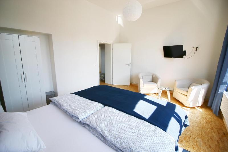 One-Bedroom Apartment image 3