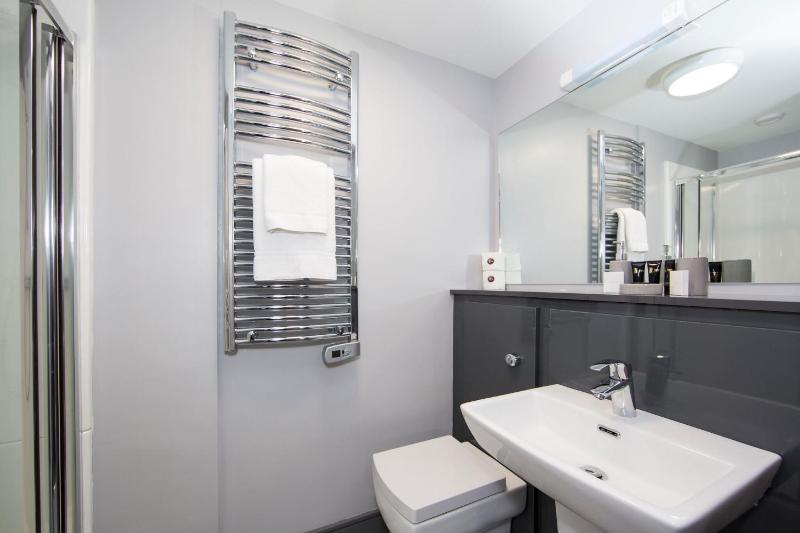 Comfort Triple Room with Shower image 2