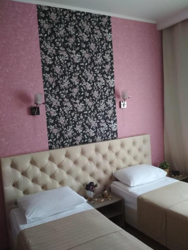 Single Bed in Dormitory Room image 1