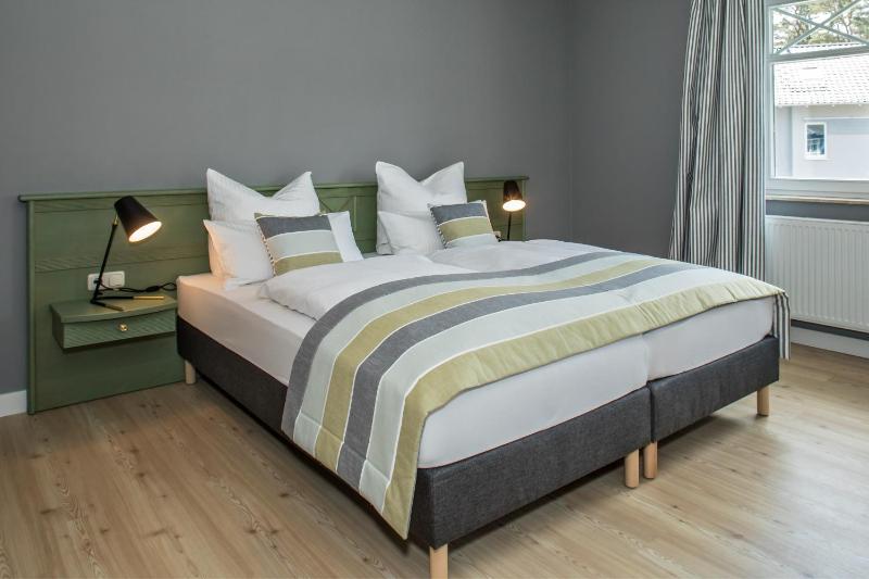 Large Double Room image 2