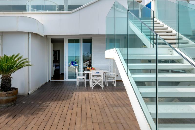 Suite with Sea View image 1