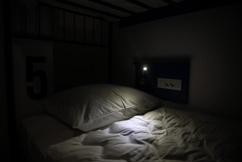 6-Bed Mixed Dormitory Room image 3