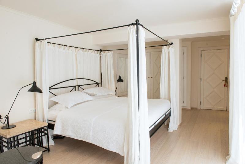 Double Room with Terrace image 4