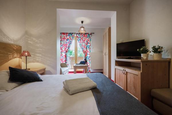 Classic Triple Room image 2