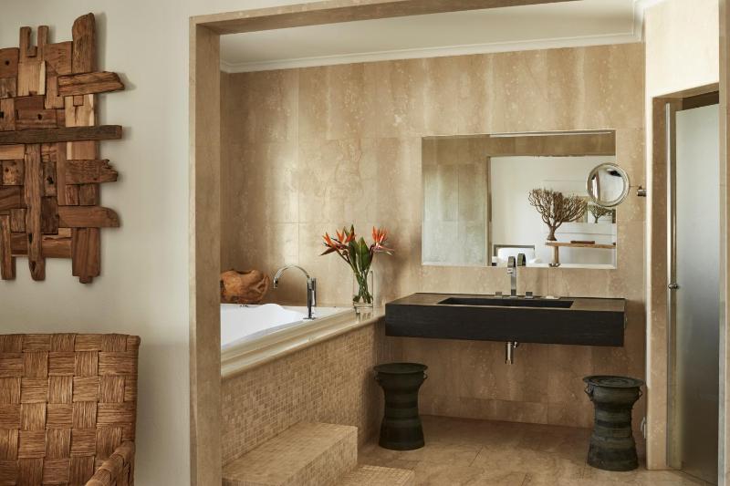 Royal Suite image 3